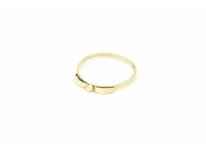 Zlatý prsten, motiv mašle.