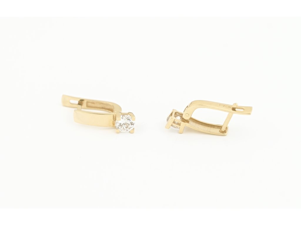 Zlaté náušnice, z červeného zlata, zdobené zirkony.