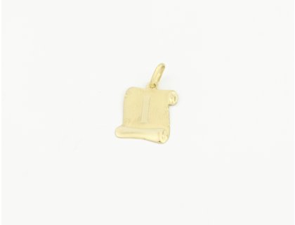 Zlatý přívěšek, písmeno I na pergamenu.