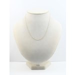 Zlatý řetízek, jemná střídaná očka.