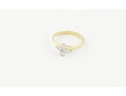 Zlatý prsten s bílou korunkou a zirkonem