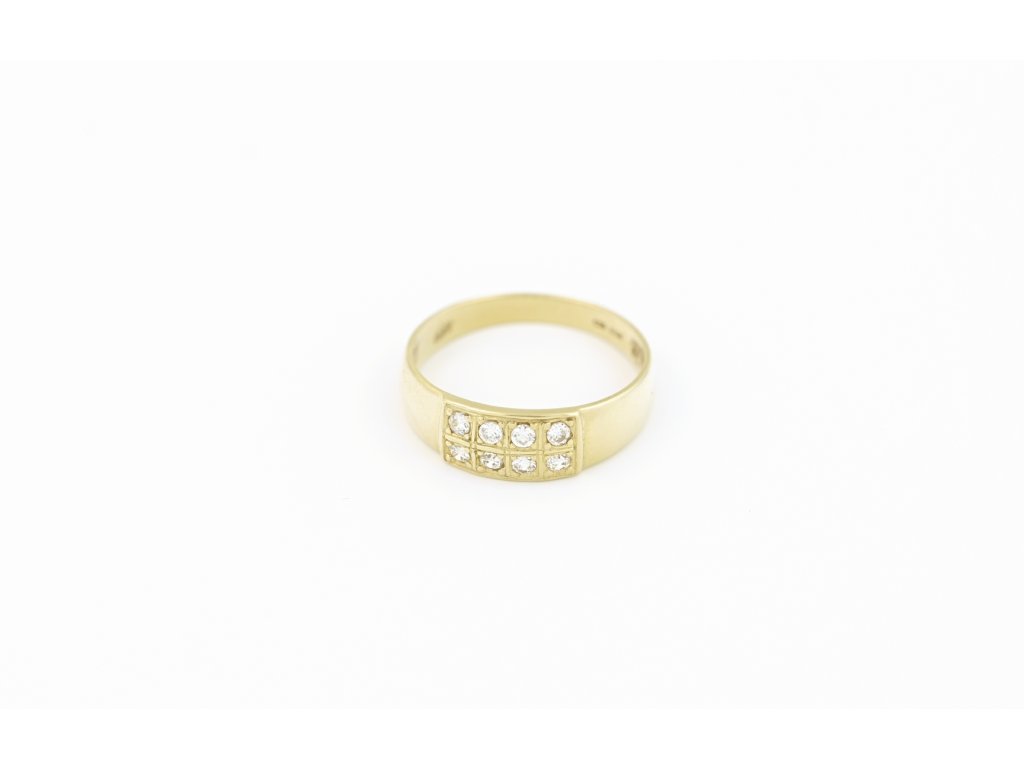 Zlatý prsten s osmi zirkony