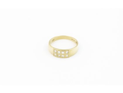 Zlatý prsten s osmi zirkony