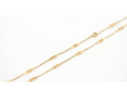 Zlatý řetízek anker se spirálami – detail