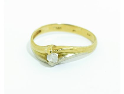 Dámský zlatý prsten se zirkonem