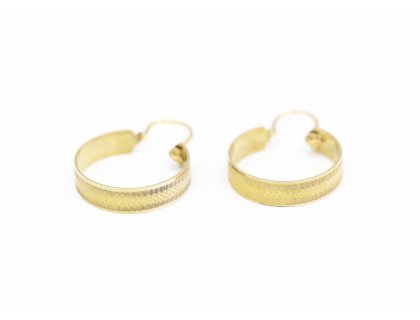 Zlaté náušnice kroužky se rytým vzorem